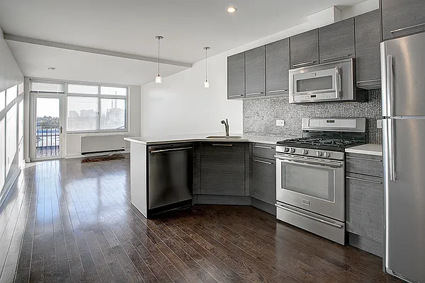 Rented by Astoria at Hallet's Cove | media 11