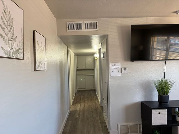 5th image of 900 W Manana Blvd