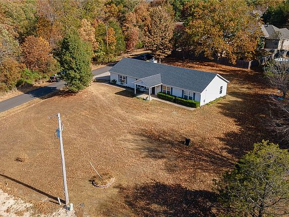 4th image of 1 Arden Ln