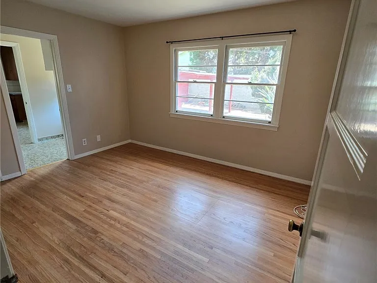 4934 Luther St — Photo 15