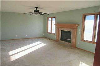 5th image of 913 NW 22nd St