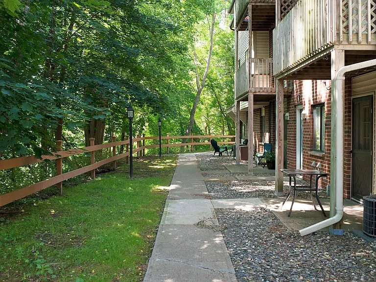 16 Mill Creek Dr — Photo 24
