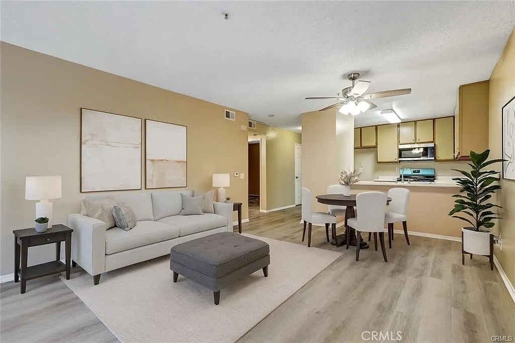 2 bed, 808 sqft, $2,650 — Photo 1