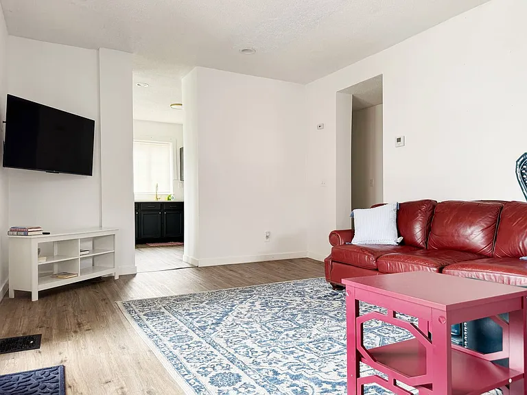 101 E Powell Ave #C — Photo 12