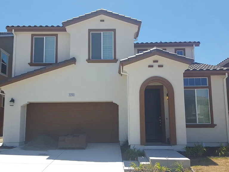 2256 W Cantara Dr — Photo 1