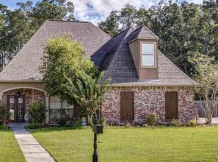 13825 Shady Hollow Dr, Denham Springs, LA 70726