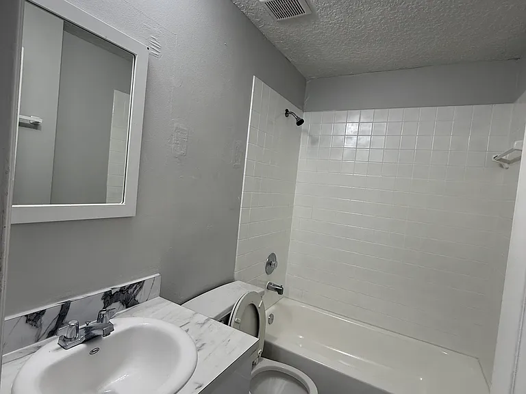 1025 SW 2nd Ct #3 — Photo 9