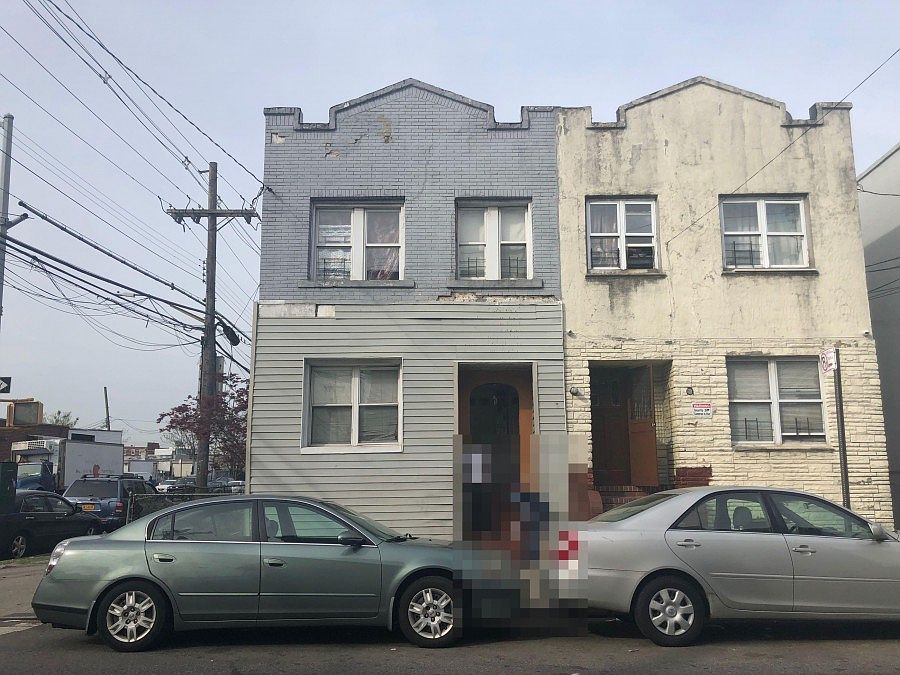 1st image of 938 E 92nd St