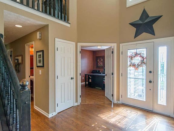3rd image of 5286 Fairlane Dr