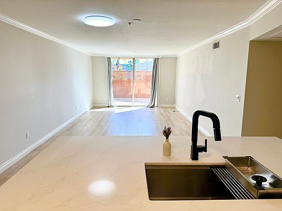 5th image of 3939 Illinois St APT 1B