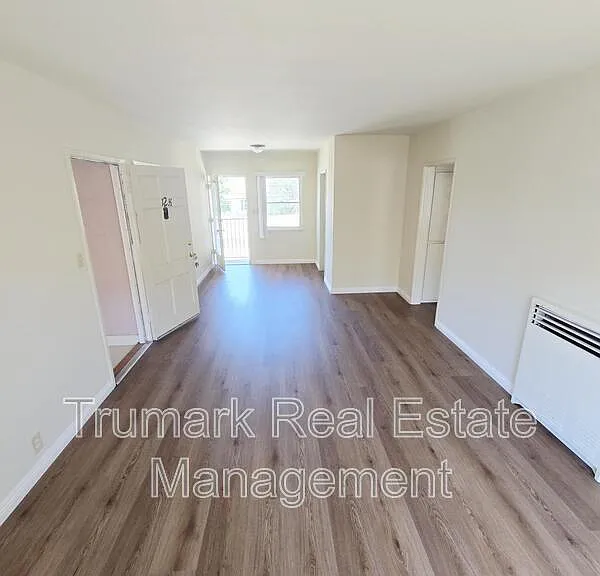 919 N Glendale Ave #12 — Photo 6