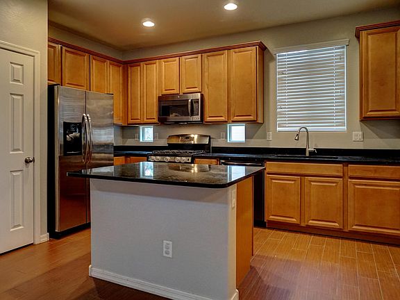 5th image of 2961 E Glenhaven Dr