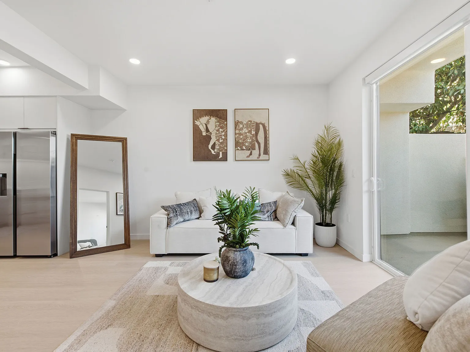 856 Gramercy Drive — Photo 3