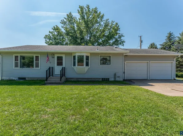 47477 Berry Ln, Renner, SD 57055