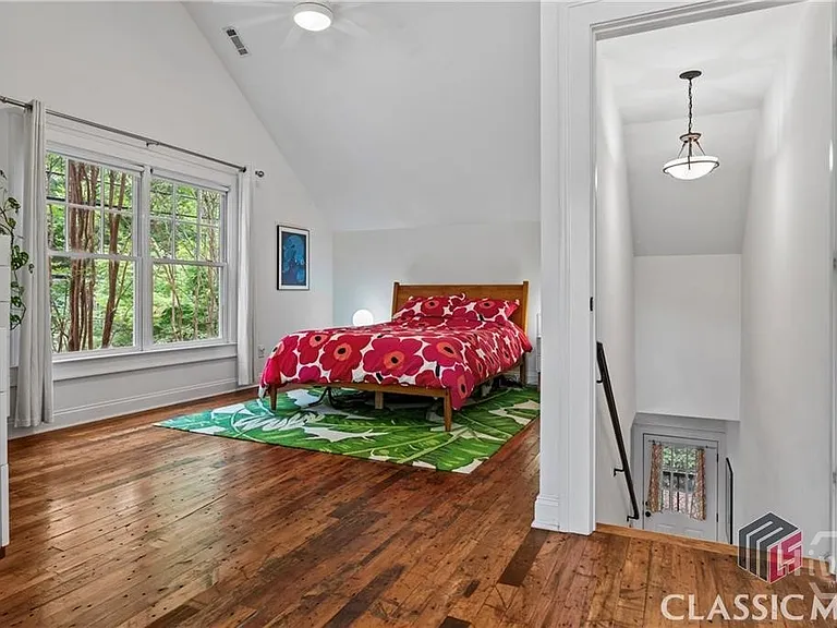 325 Lyndon Ave — Photo 16