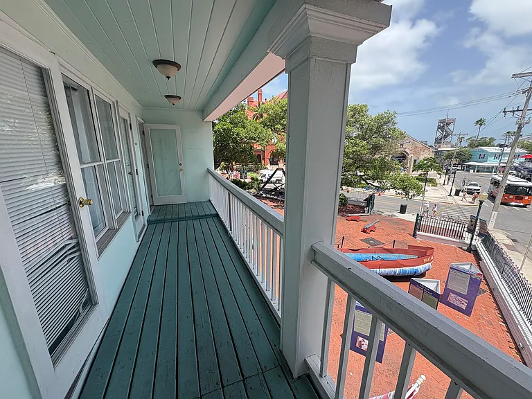218 Whitehead St — Photo 15