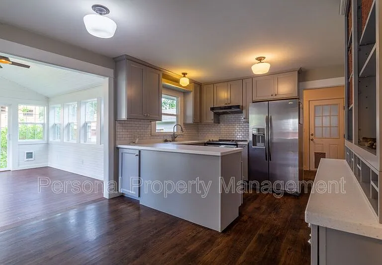 11302 NE 4th St — Photo 8