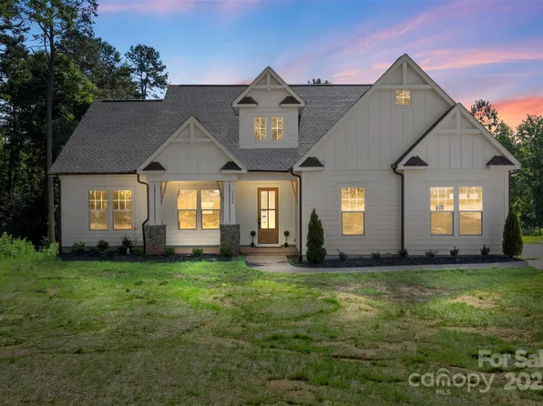 8680 Sherrills Ford Rd, Otto, NC 28763