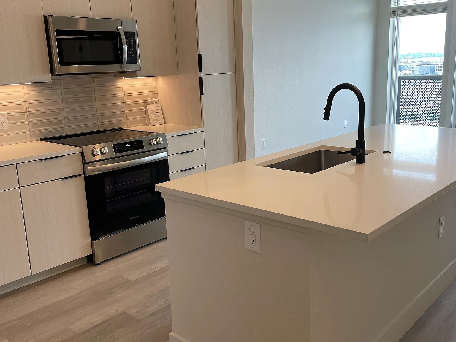 1 bed, 750 sqft, $1,750 — Photo 1