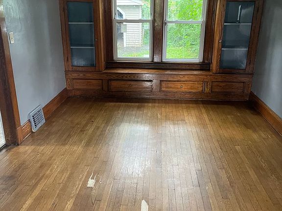5th image of 7818 New York Ave