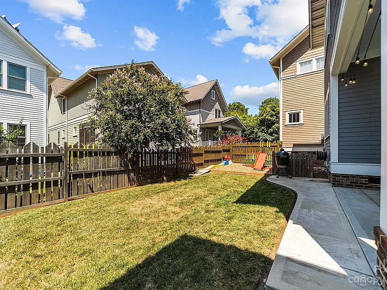 412 Eli St — Photo 23
