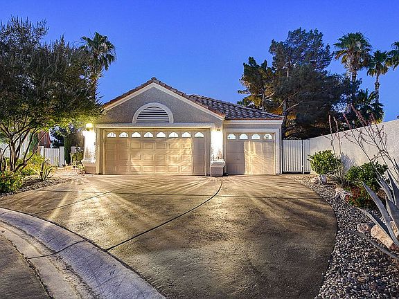 5th image of 7444 Desert Flame Ct