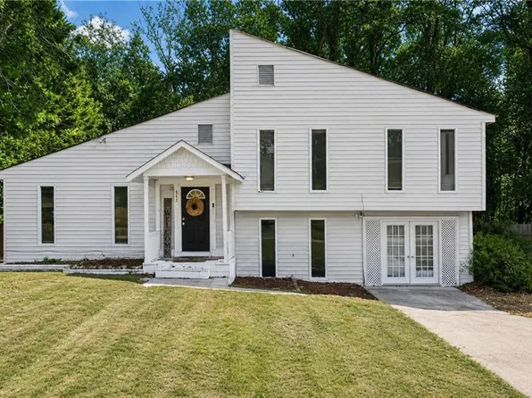 843 Ray Dr NW, Conyers, GA 30012