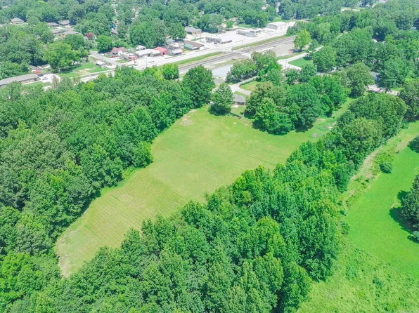 106 E Hinkley St, Brookland, AR 72417