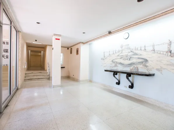 43-43 Kissena Boulevard image 2 of 11