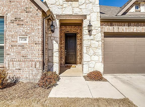 3rd image of 1728 Pedernales St