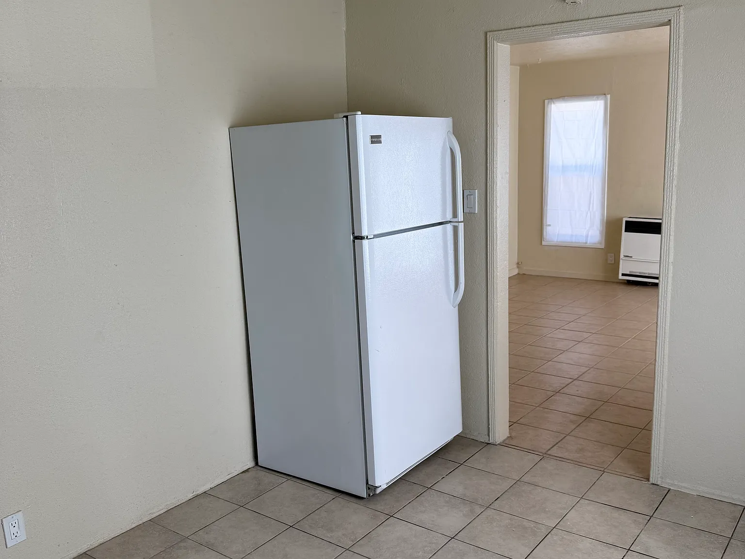 2 bed, 1050 sqft, $2,350 — Photo 4