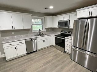 230 Briarwood Ln, Terre Haute, IN 47803