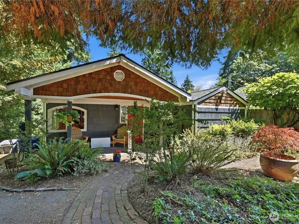 18002 25th Avenue NE, Lake Forest Park, WA 98155