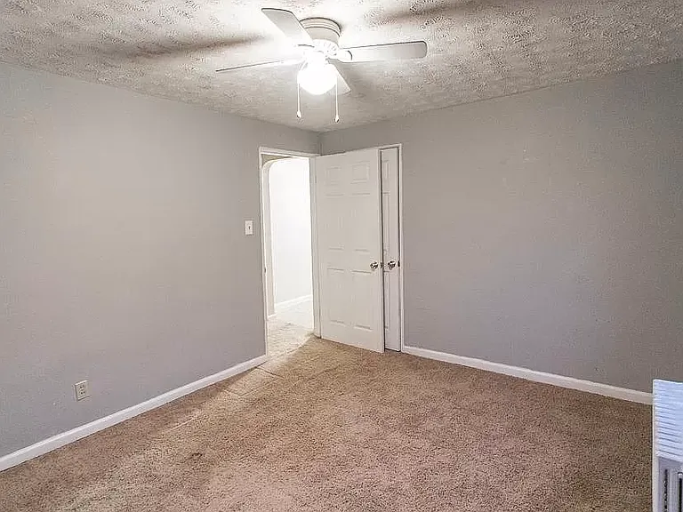 545 Corona Ave #C — Photo 7