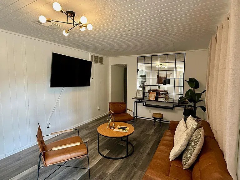 1802 E University Ave #A — Photo 23