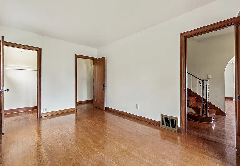 4208 51st Ave NE — Photo 16