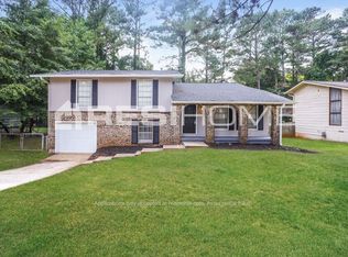 8943 Dorsey Rd, Riverdale, GA 30274