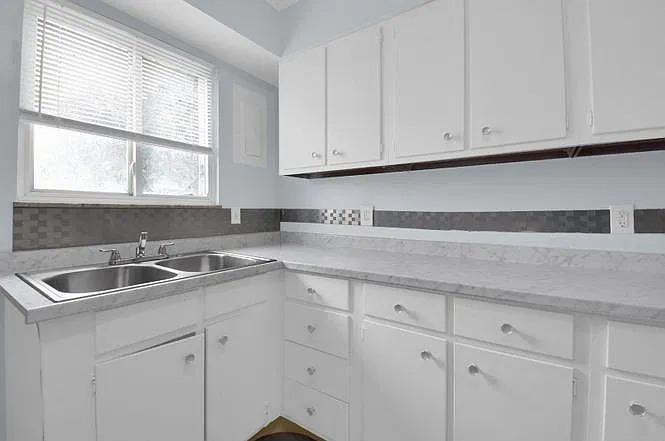 2 bed, 825 sqft, $1,200 — Photo 1