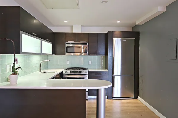 Rented by MNS | media 8