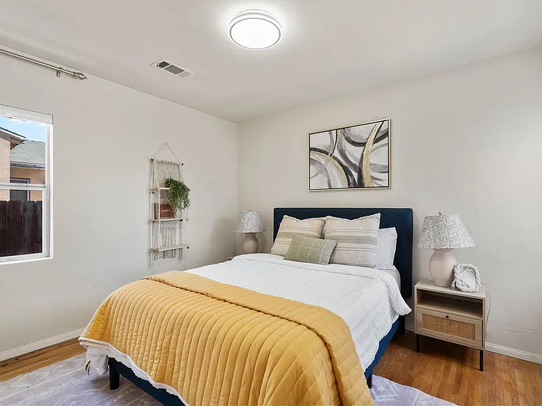 2066 Baltic Ave — Photo 7