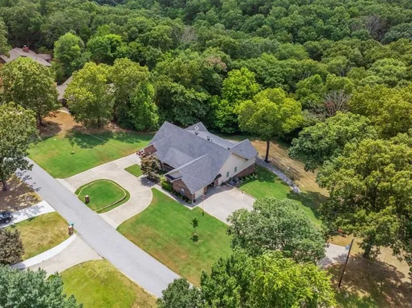 1520 N Woodland Dr, Rogers, AR 72756