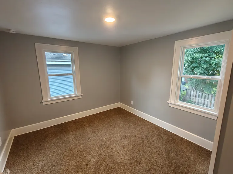 143 Brighton Dr — Photo 16