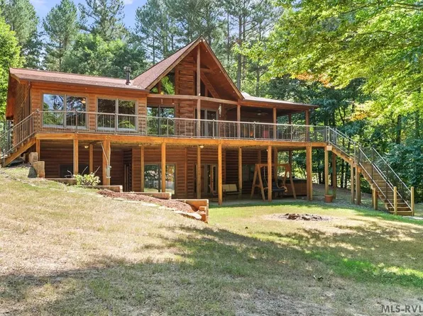 641 Colonial Dr, Ebony, VA 23845