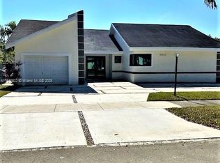 10020 SW 91st Ter, Miami, FL 33176