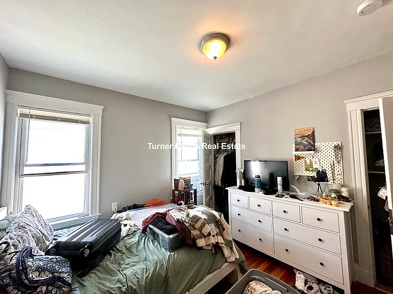 9 Taft St #3B — Photo 15