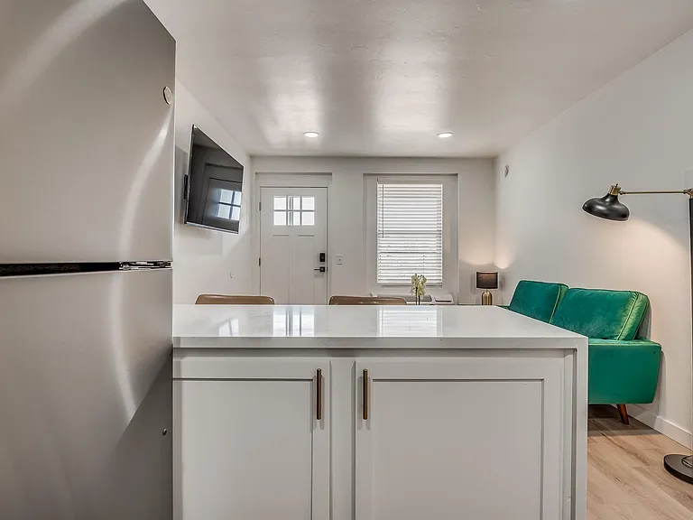 420 NW 8th St #21 — Photo 5