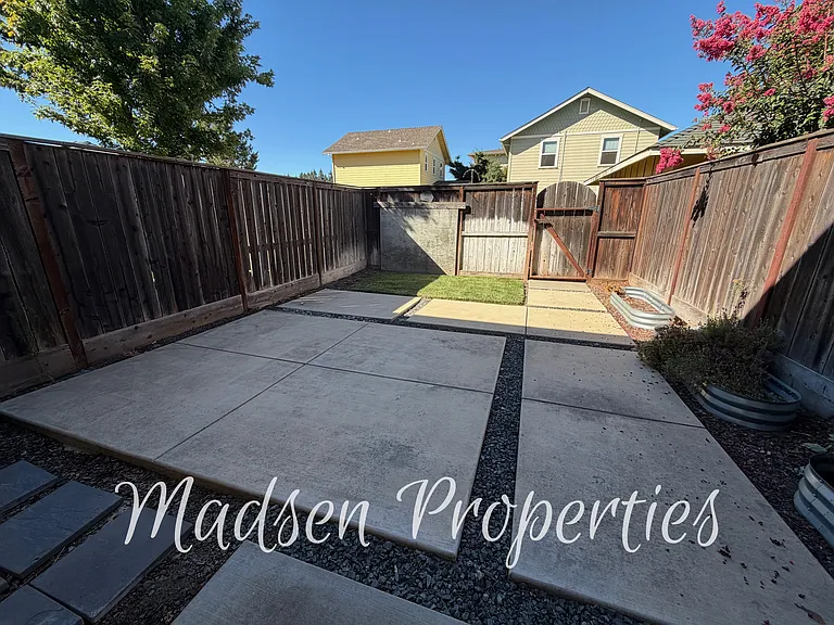 2188 Nord Ave — Photo 21