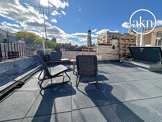 Rented by The Agency | media 7