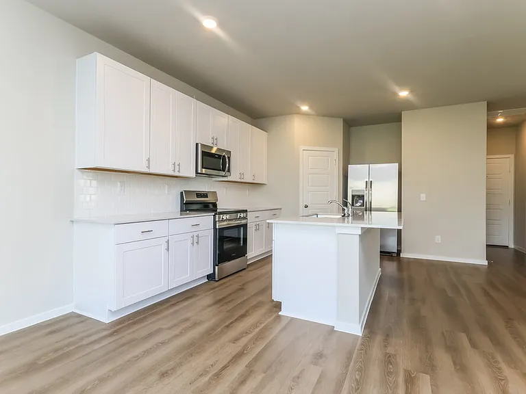 624 Levine Ct — Photo 7