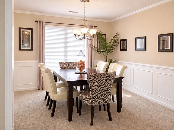 4th image of 303 Rivereen Way
